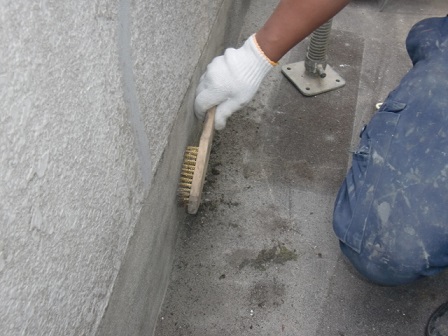 岸和田市上松町の雨漏りも防ぐ安心のベランダ防水
