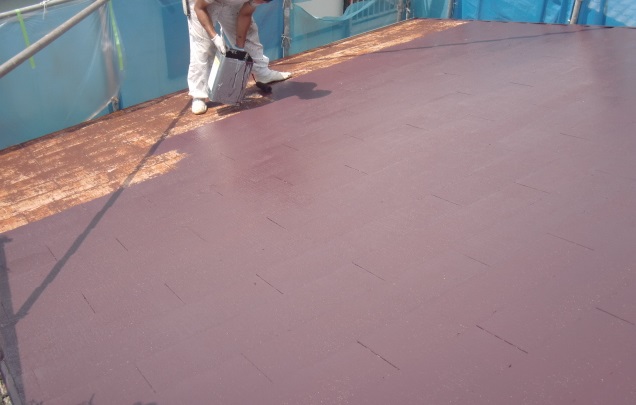 岸和田市摩湯町の屋根の中塗り