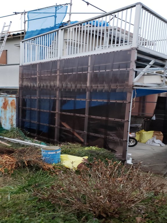 岸和田市の雨除け壁修理・補強完了