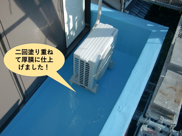 岸和田市のベランダに二回塗り重ねて厚膜に仕上げました