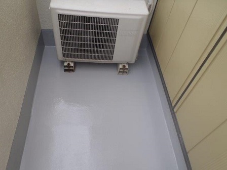 岸和田市上松町の雨漏りも防ぐ安心のベランダ防水の2日目