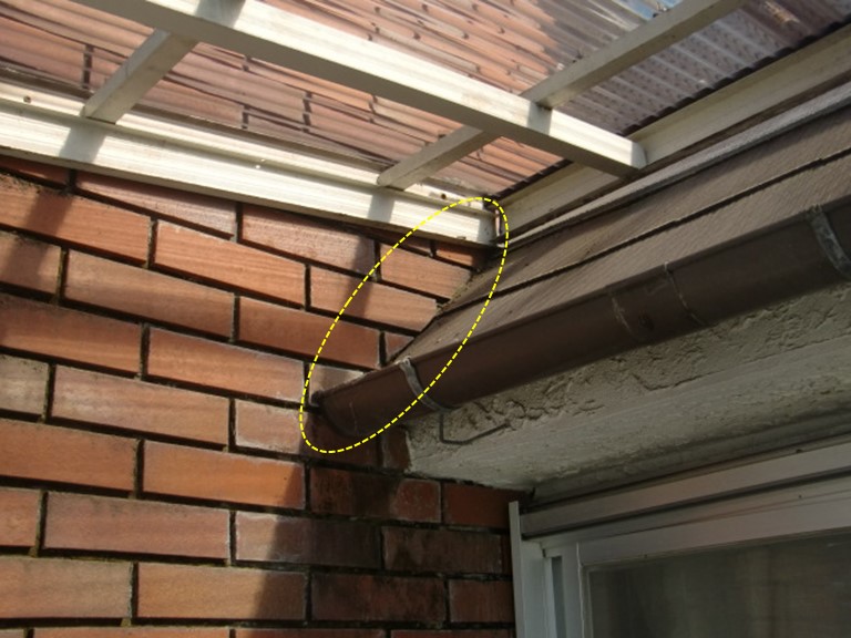 岸和田市の煙突の取り合いから雨漏り