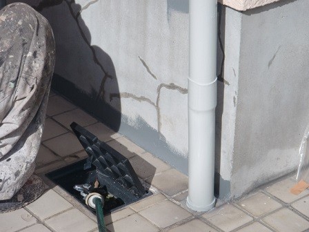 岸和田市極楽寺町の足場撤去と基礎の塗装