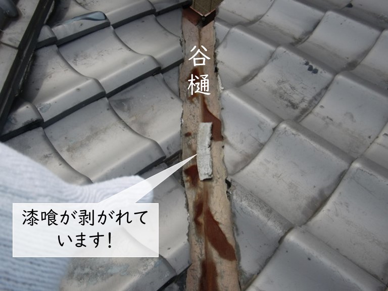 岸和田市の漆喰が剥がれています