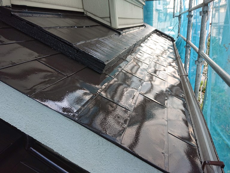 岸和田市の銅板葺きの屋根も塗装しました