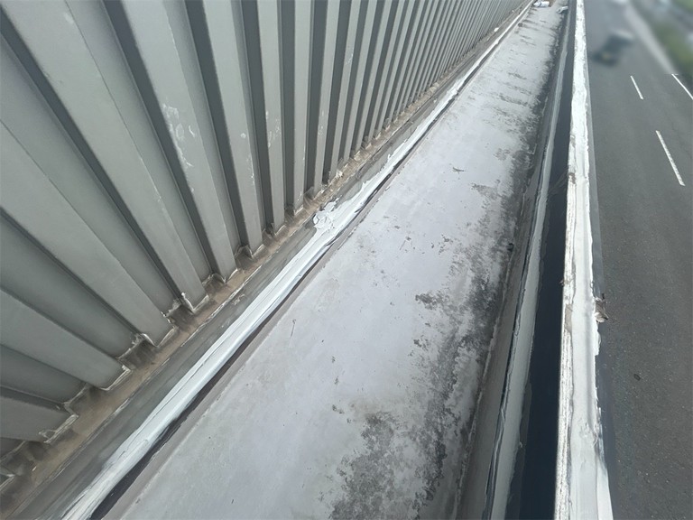 忠岡町庇防水工事後