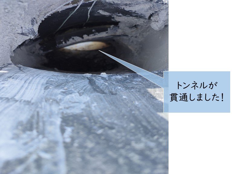 泉大津市の屋根のトンネル