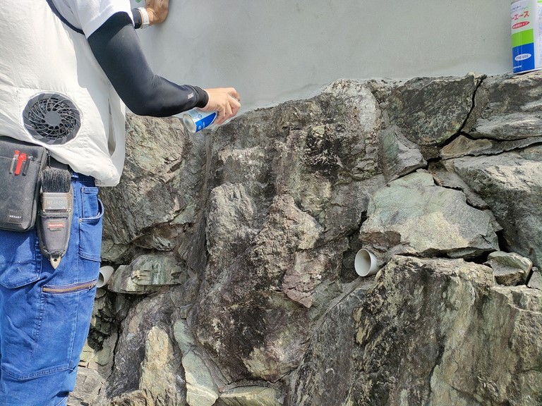 貝塚市で塀塗装の養生