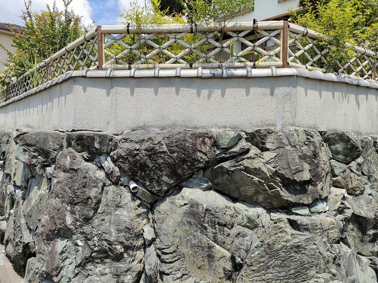 貝塚市の塀のひび割れ補修完了