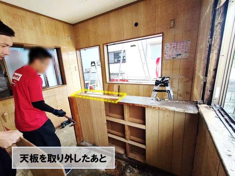 貝塚市物置小屋の天板解体後