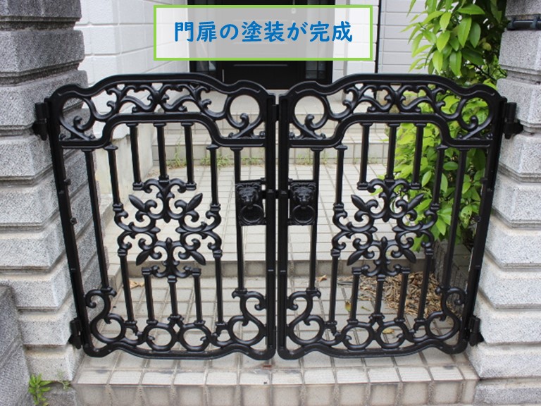 高石市で門扉の塗装が完成