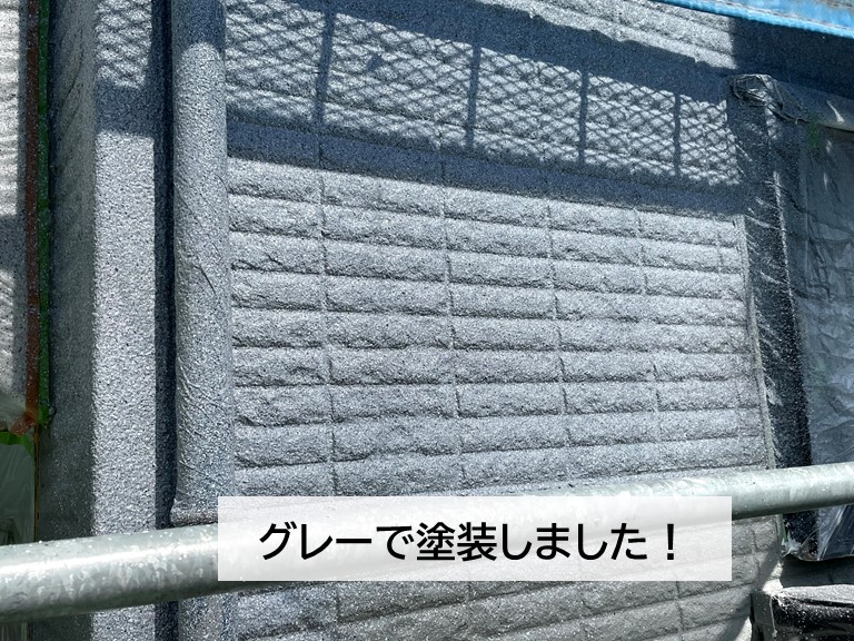 高石市の外壁をグレーで吹付