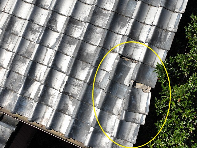 瓦のズレから一面葺き直し工事を実施