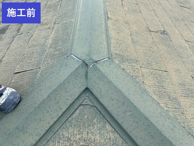 越谷市屋根カバー工法　施工前棟板金