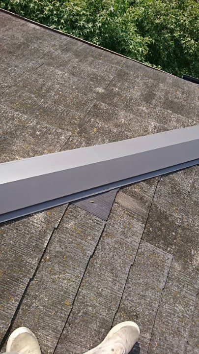 コロニアルと棟板金