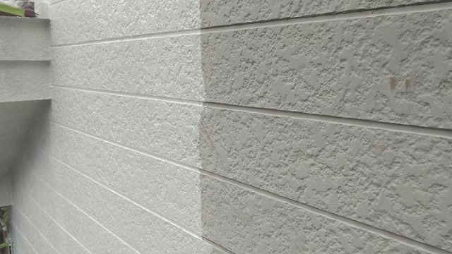 外壁塗装　中塗り施工