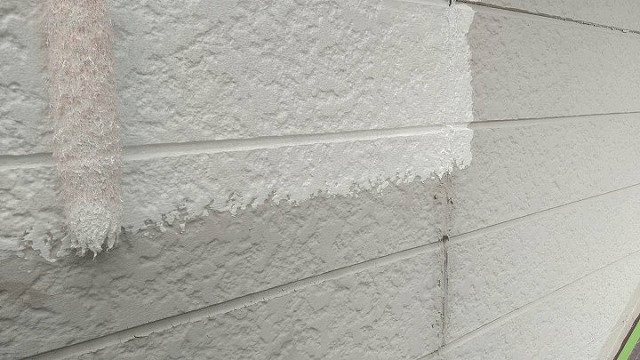 外壁下塗り施工