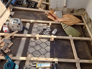 ベランダ下地　