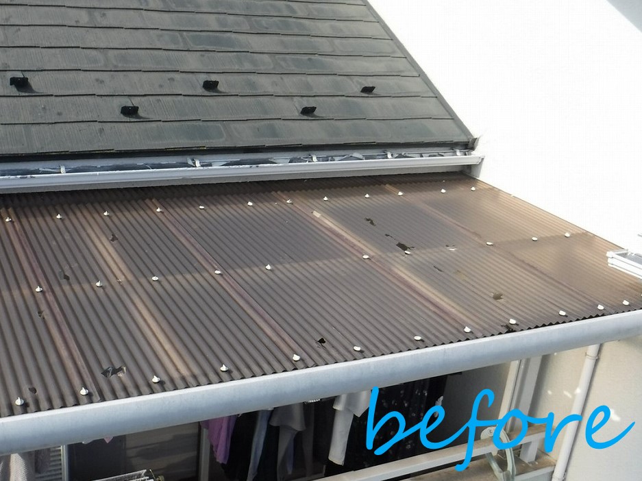 穴の開いた波板