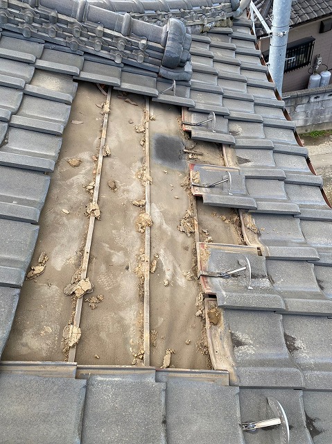 瓦のズレ