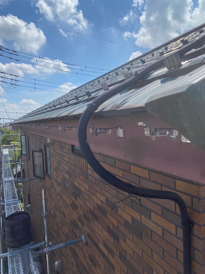 雨樋金具取り付け