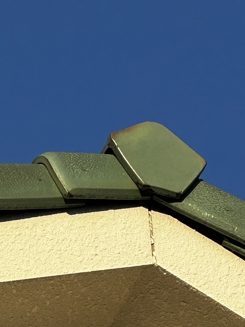 破風コーキング切れ