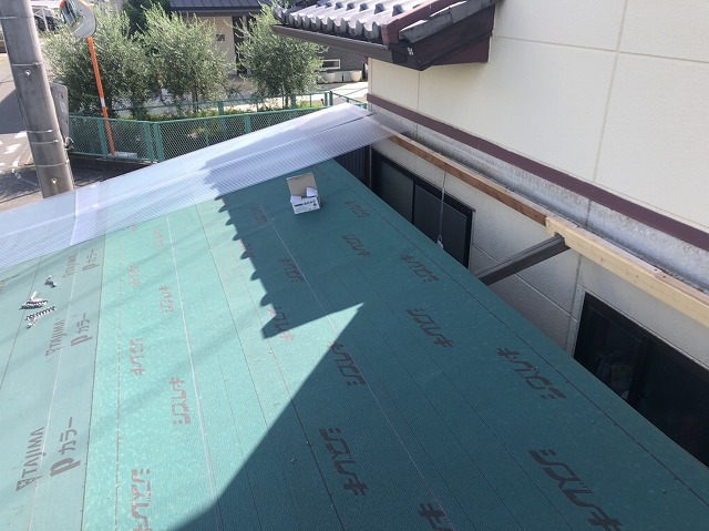 倉庫屋根波板施工