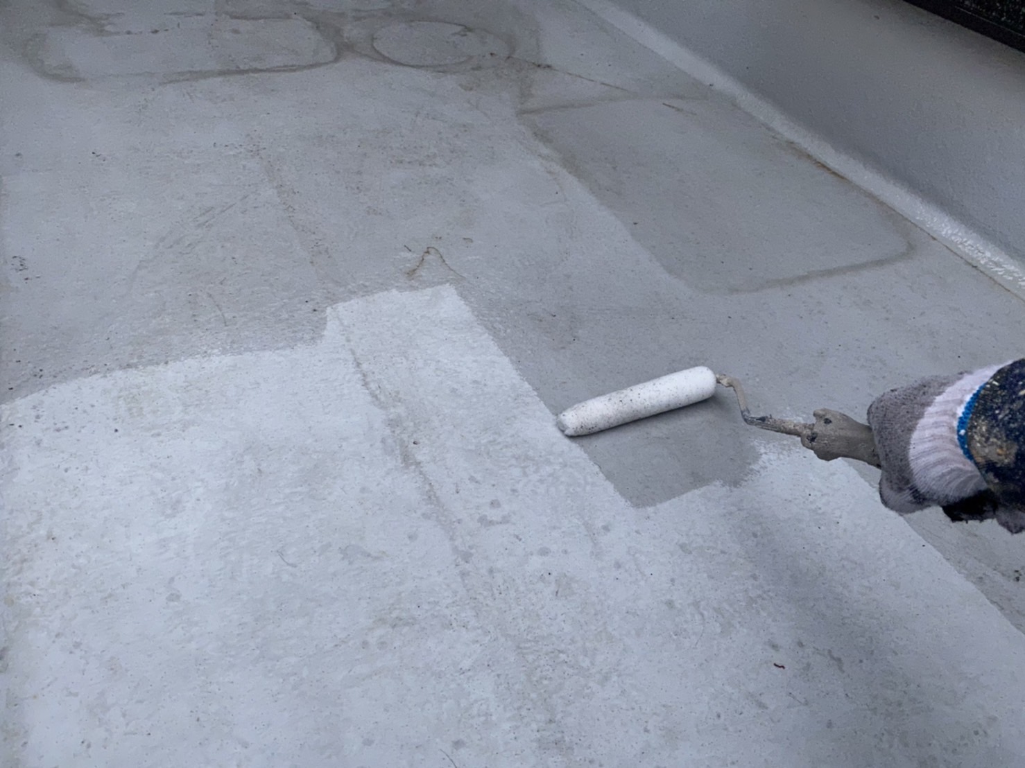 防水プライマー塗り