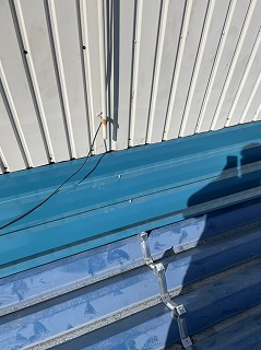 折半屋根張りはじめ