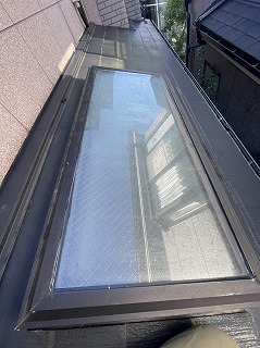天窓コーキング打設完了