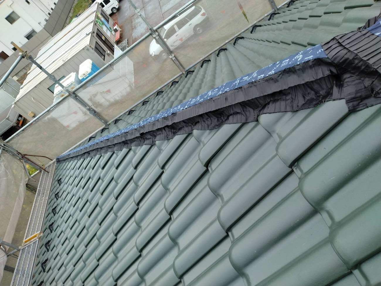 葺き替え工事　棟ハイロール