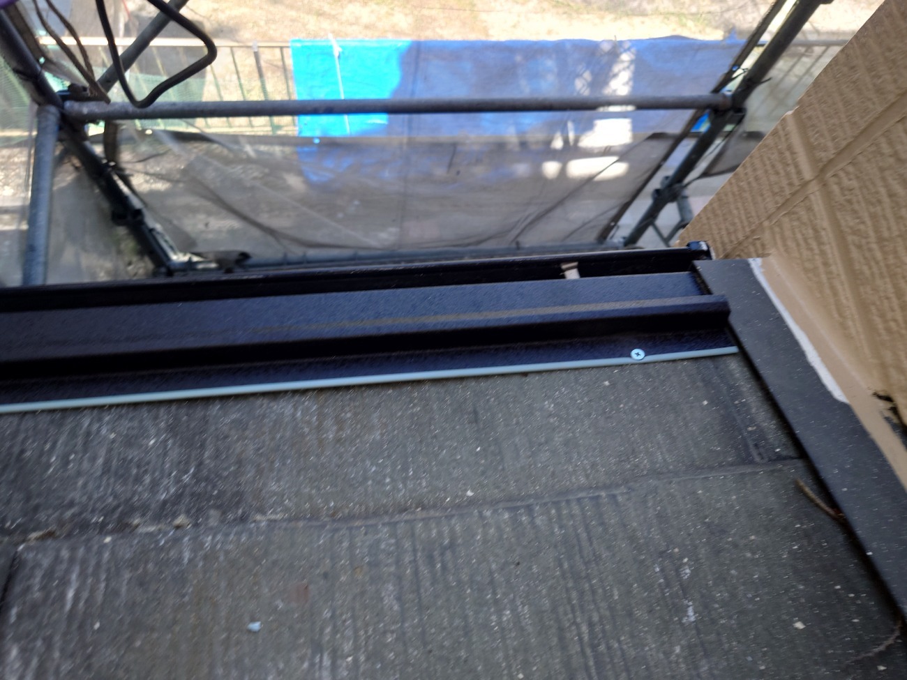 軒先唐草取り付け　カバー工法