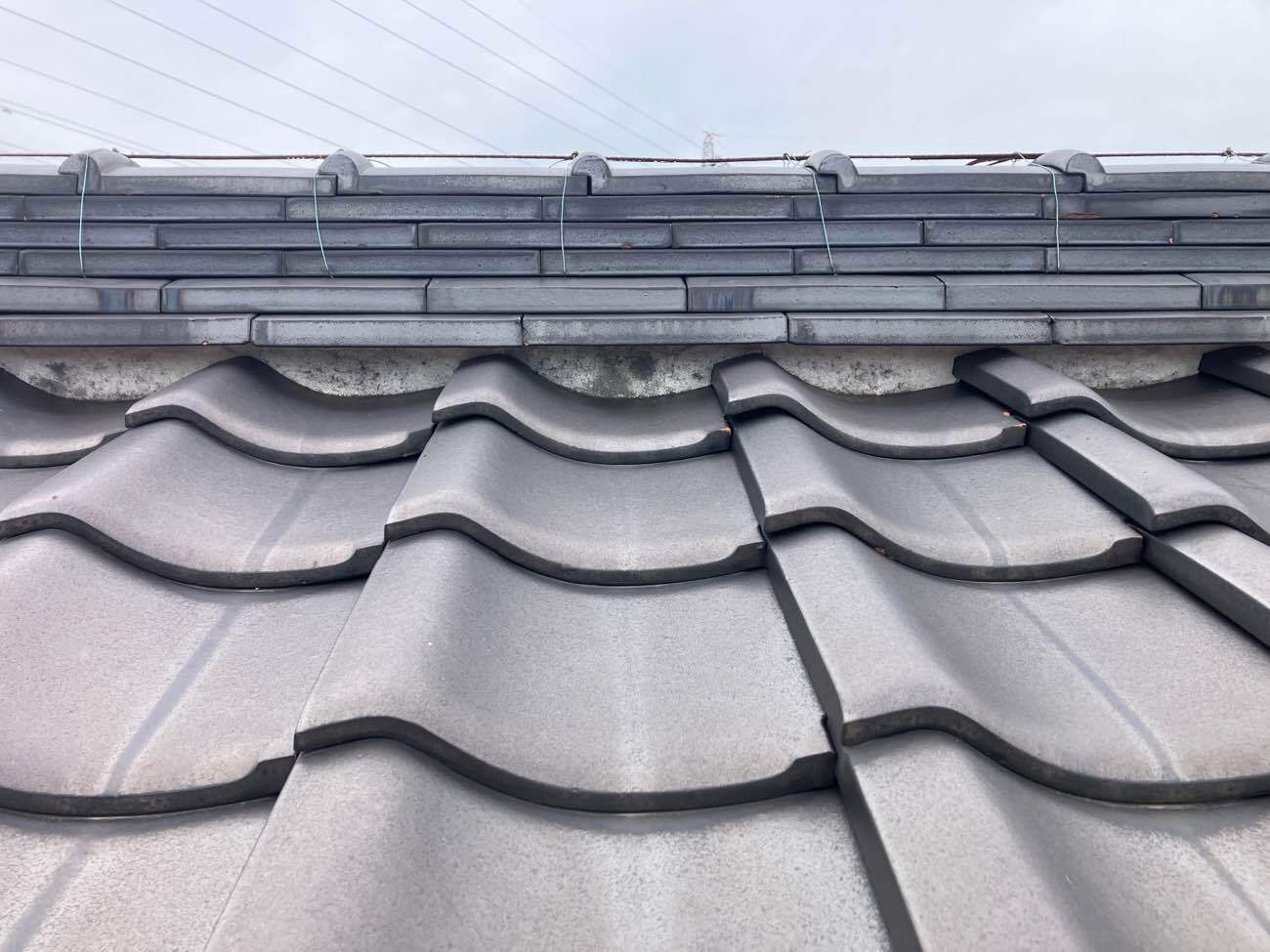 屋根漆喰工事　施工前の状態