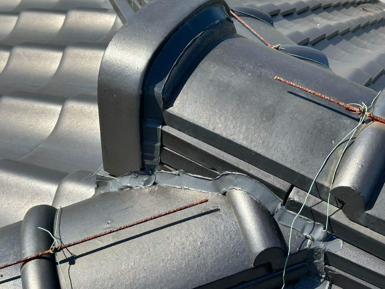 鬼瓦のコーキング施工後