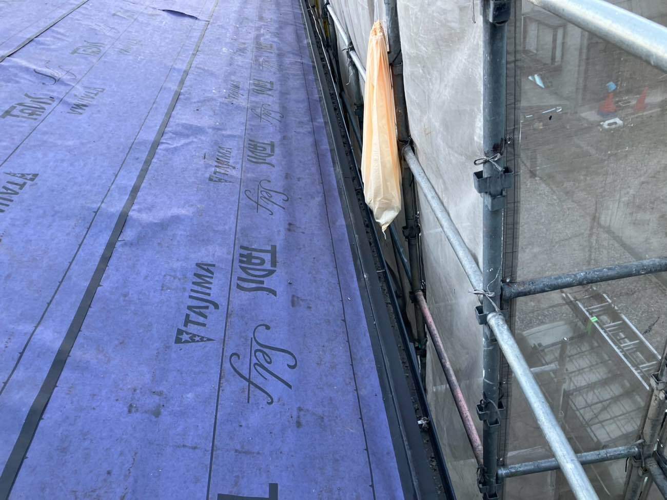 カバー工法　ルーフィング貼り