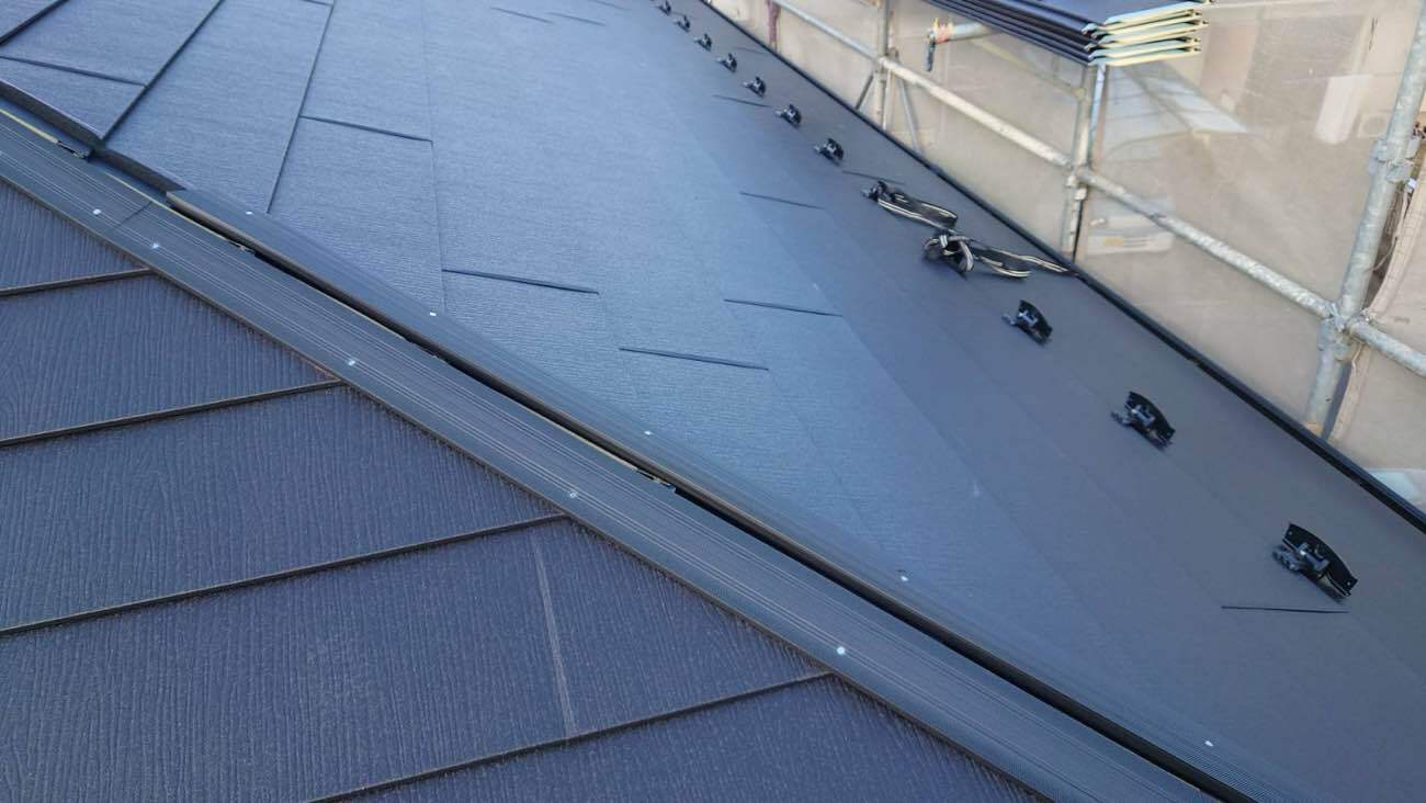 スーパーガルテクト本体の施工