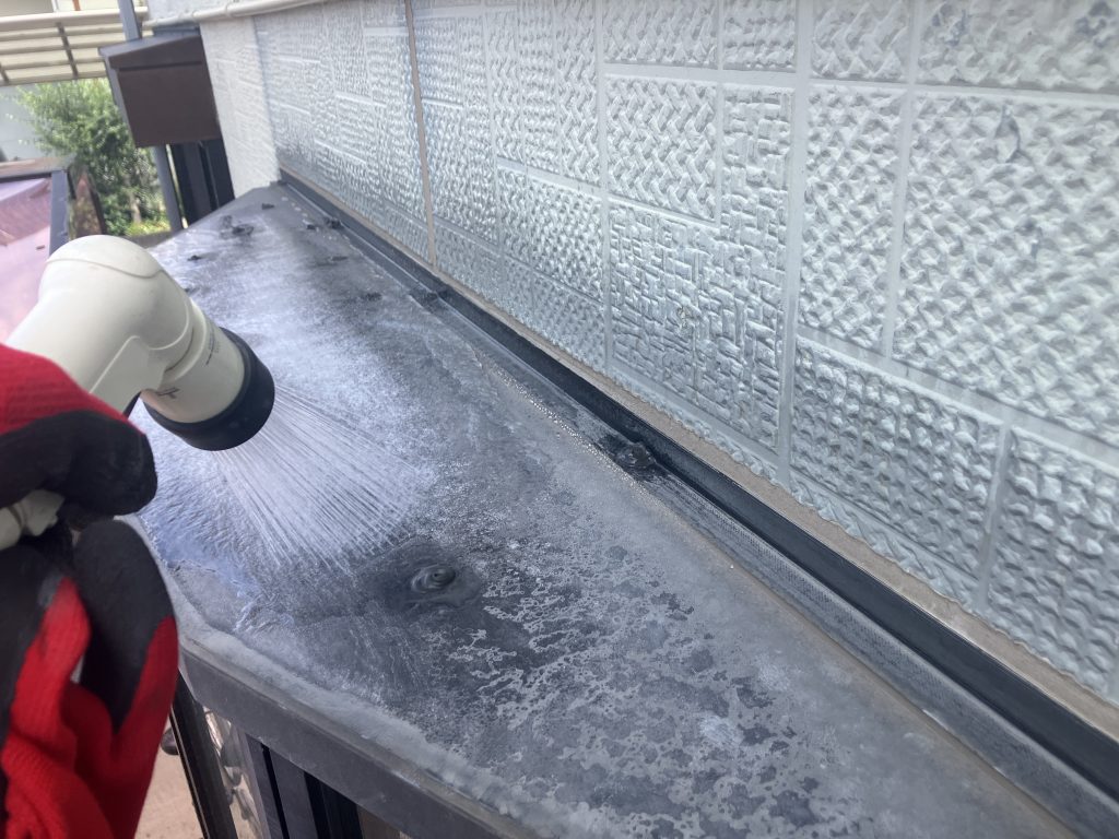 出窓天板の散水調査