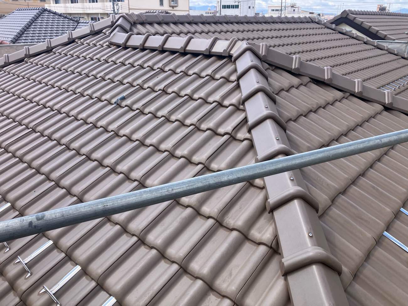 施工後:棟瓦の納まりが整い全体が引き締まった印象