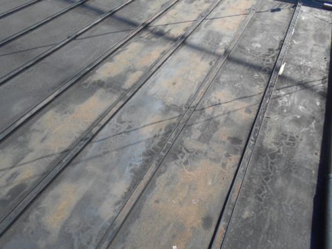 トタン屋根