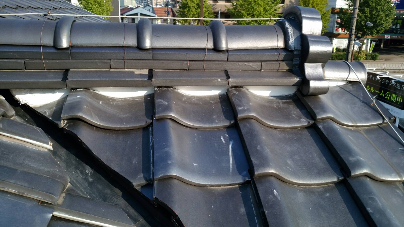 新しい漆喰の塗り込み