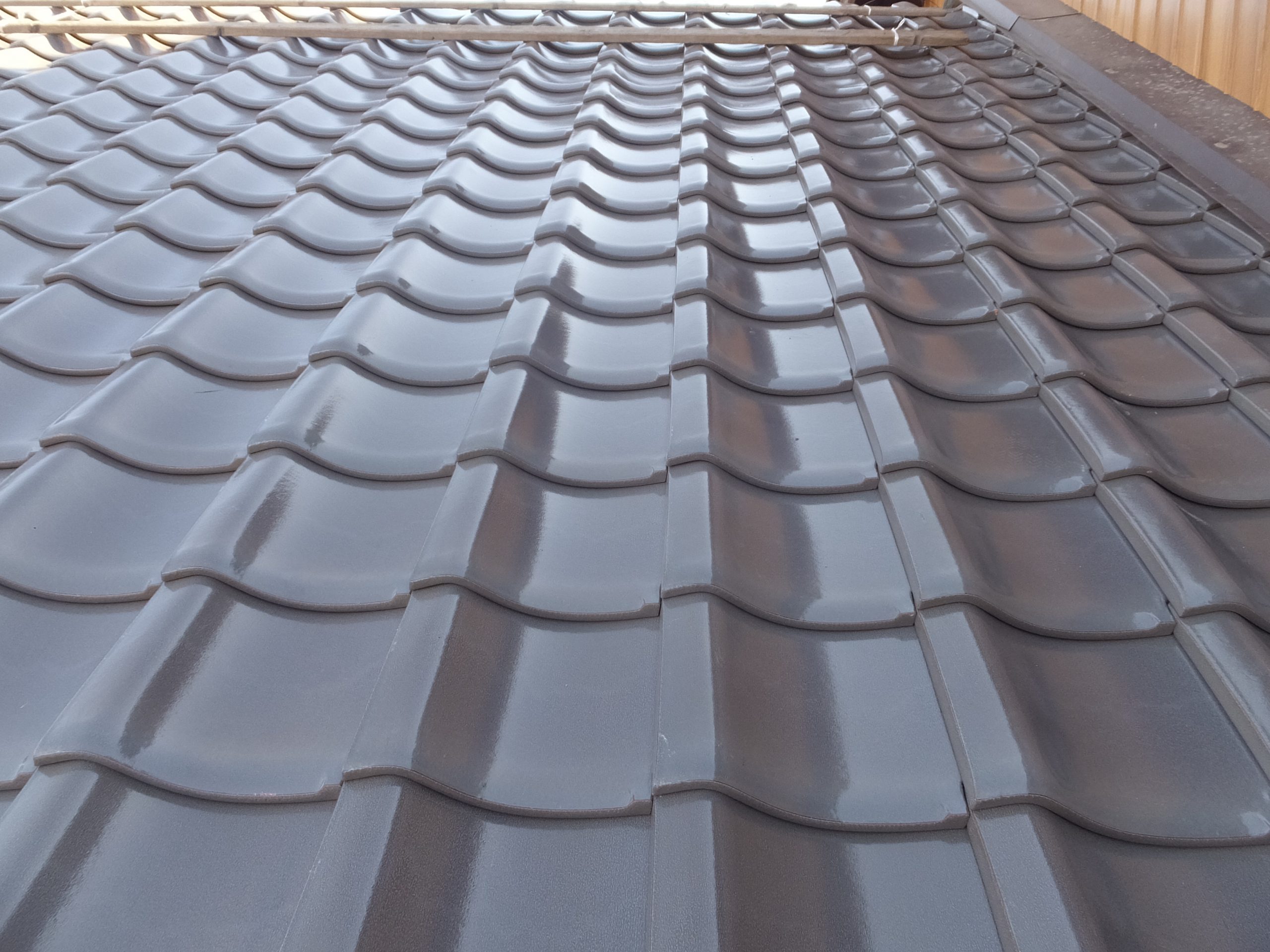 屋根葺き替え工事　陶器瓦ハイシルバー