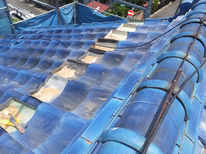 既設漆喰の撤去中の写真