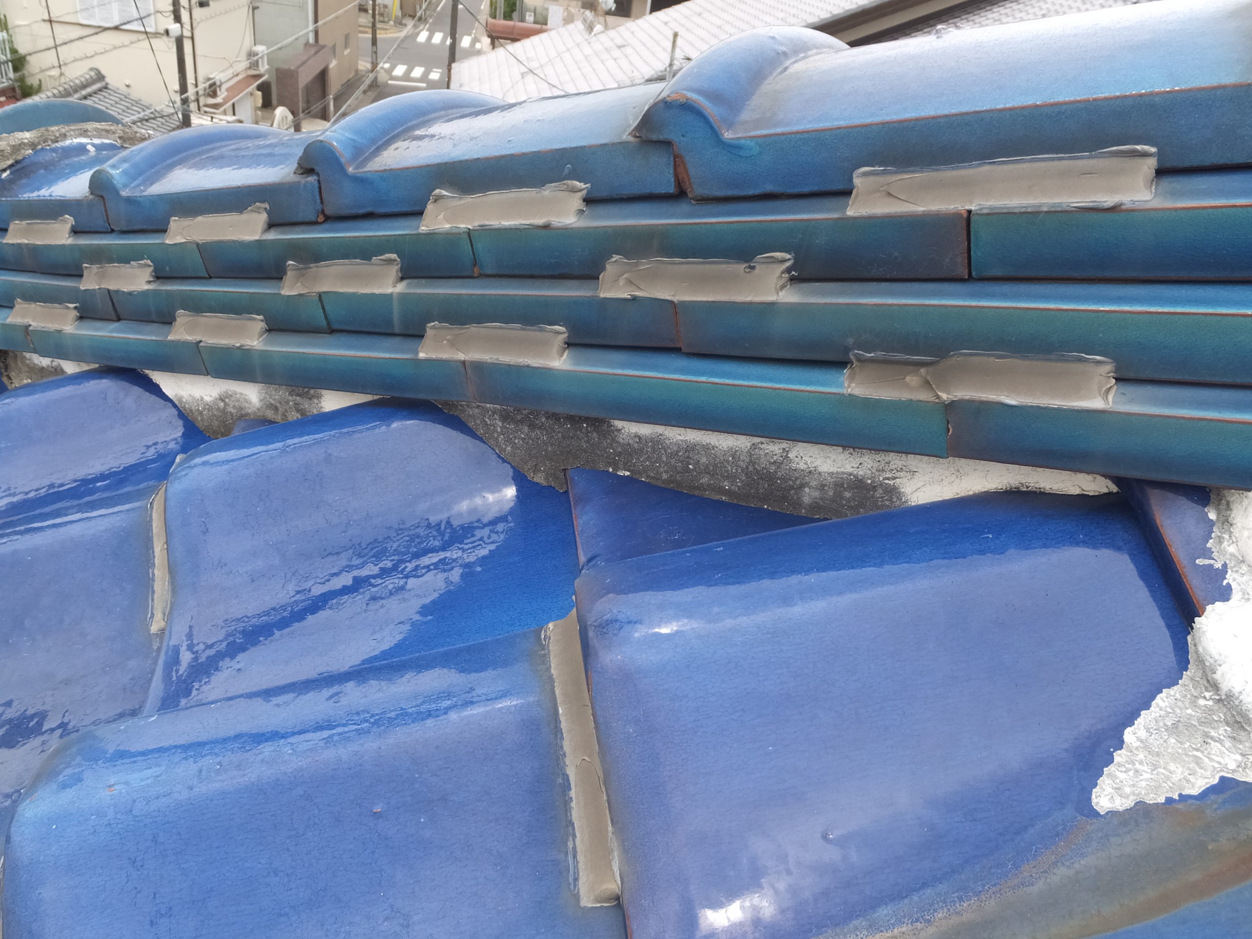 棟瓦の段差部分での劣化