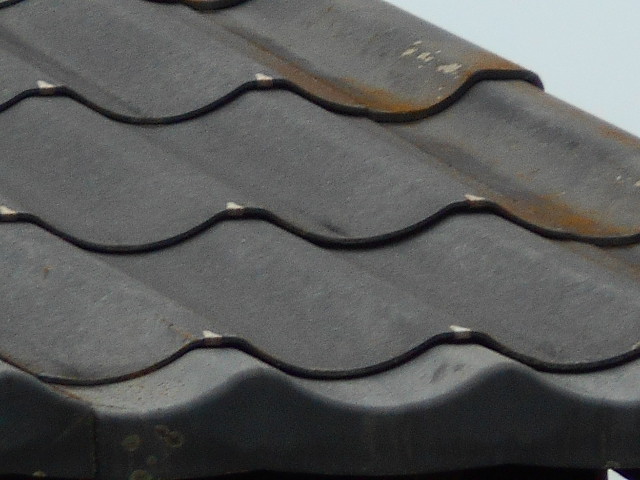 かわらU塗膜のめくれ