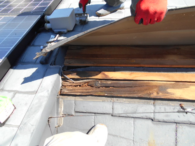 棟板金雨漏り