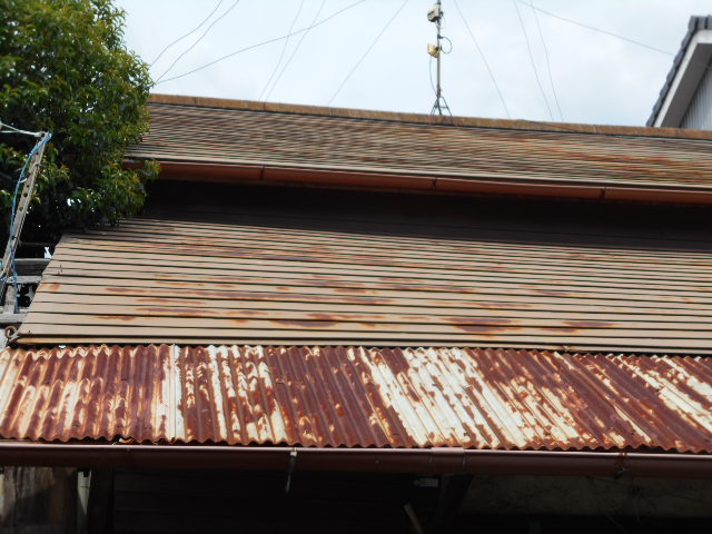 トタン屋根