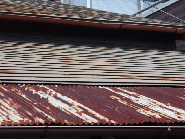 トタン屋根