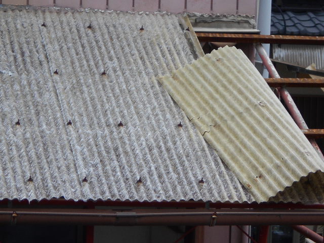 ポリカ波板屋根現場調査