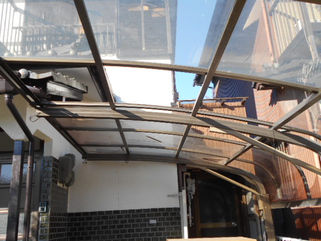 カーポートの屋根調査