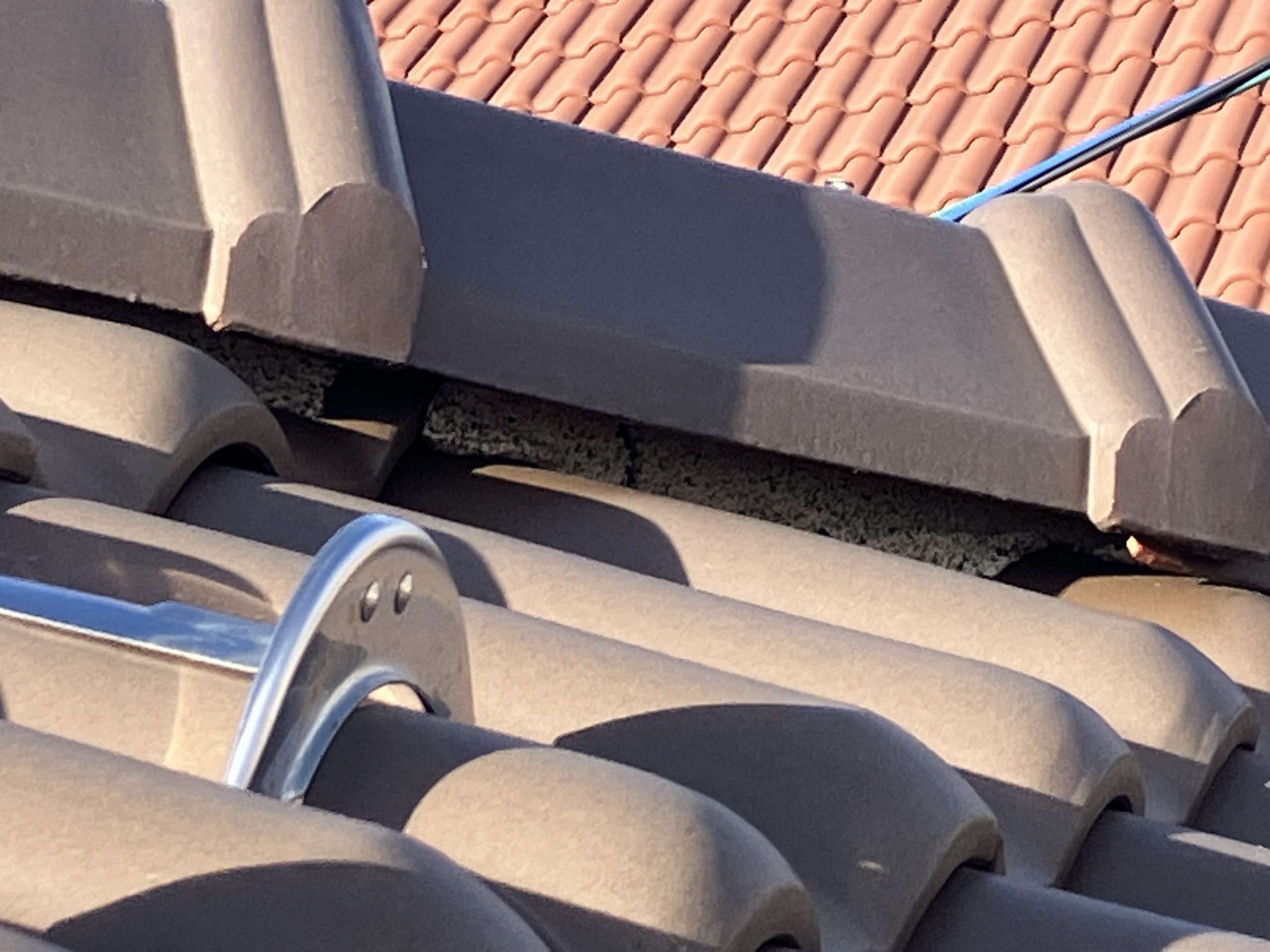 漆喰の欠けと隙間の出方を確認